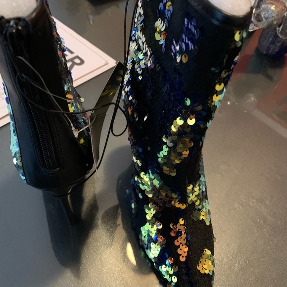 Ladies Sequin Booties - Picture 5 of 7